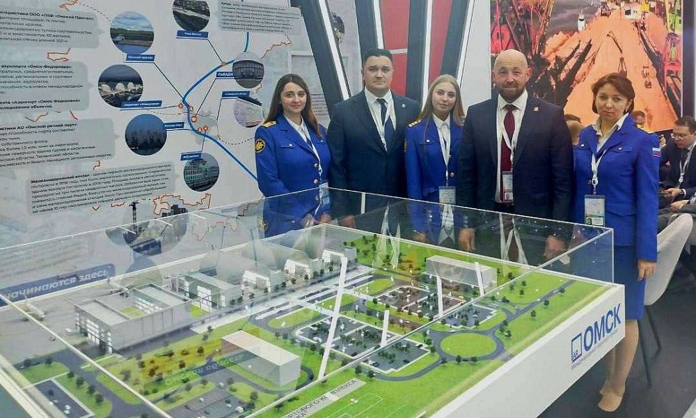 Омская делегация принимает участие в форуме «Транспортная неделя — 2025», рассказал Виталий Хоценко