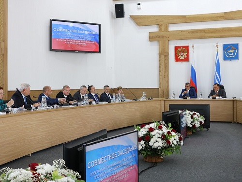 В Омской области планируют расширить авиасообщение с сибирскими регионами