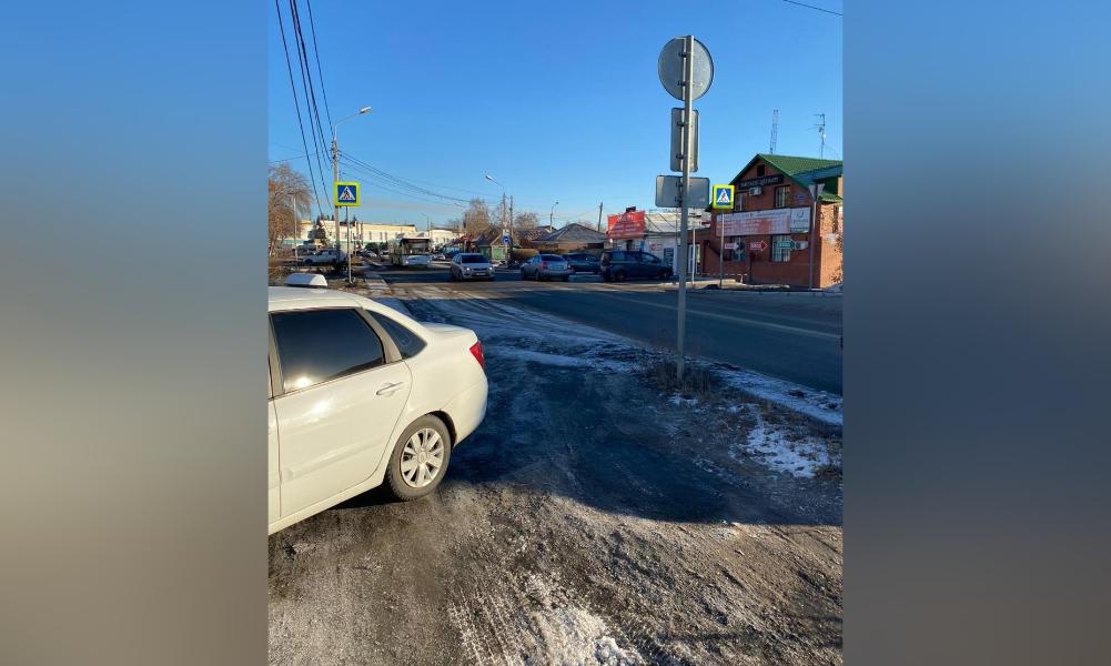 В Омске легковушка сбила 15-летнюю девочку 