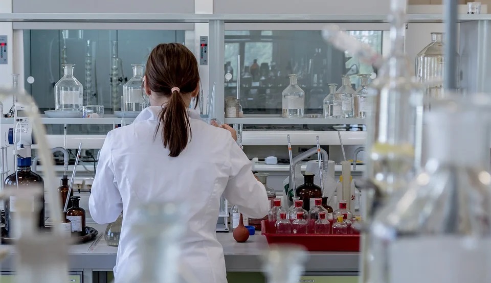 Вакцину от коронавируса "Спутник V" выпустят  в двух категориях: для взрослых и детей