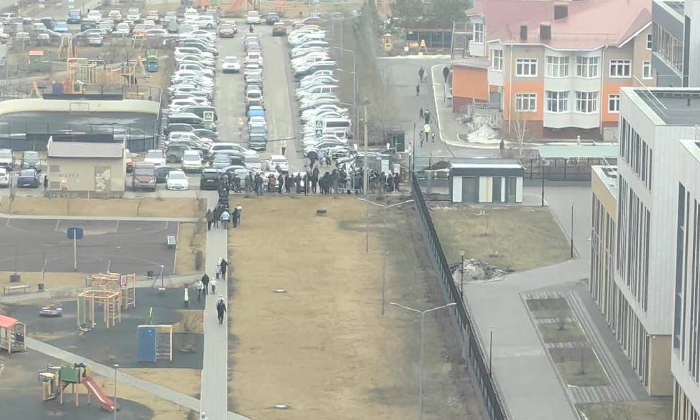 В Омске образовалась очередь из желающих подать заявление на зачисление в новый лицей 