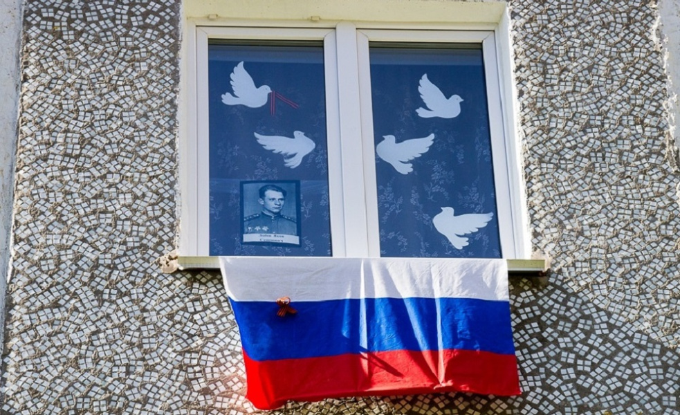 Омск принимает участие во всероссийской акции «Окна Победы»