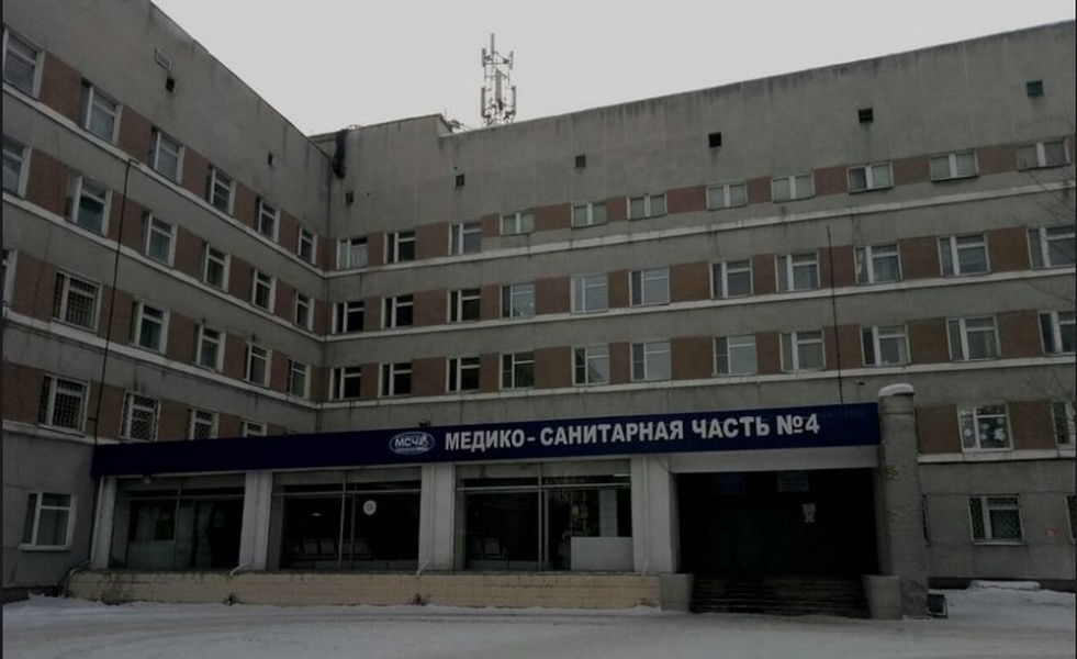 В Омске с пятого этажа  МСЧ-4 выпала пациентка с коронавирусом