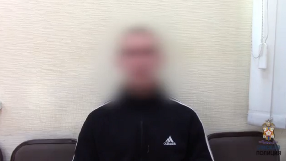 На молодого омича, повредившего тёплую остановку, завели уголовное дело