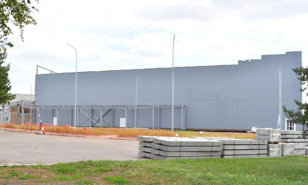 После отстранения СК «Лидер» в Омске объявят торги по завершению строительства крытого катка 