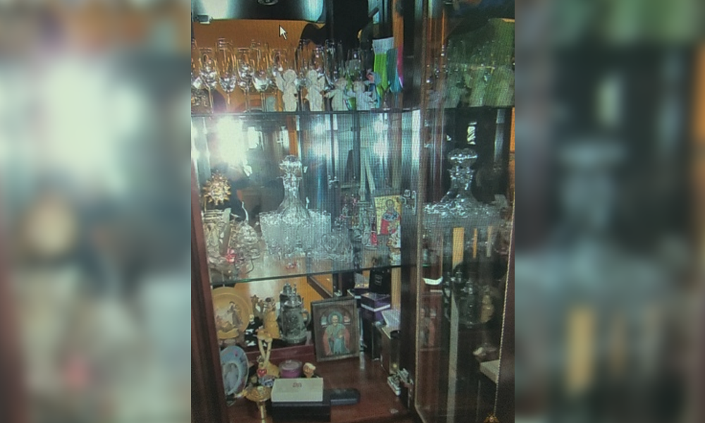 "Хватилась, когда из поместья пропали часы": омский дворник полтора года обворовывал богатую пенсионерку