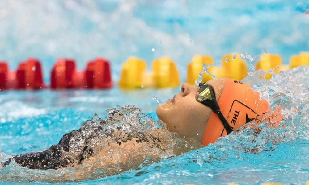 Омич Мартин Малютин взял две золотые медали на чемпионате Сибири по плаванию 