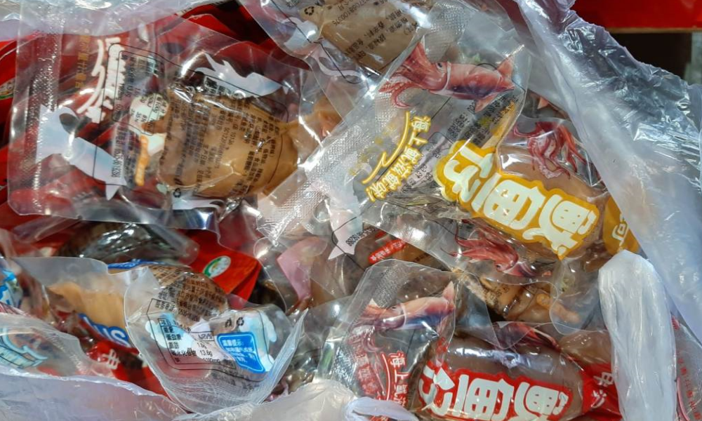 В Омской области задержали подозрительную продукцию из Китая 