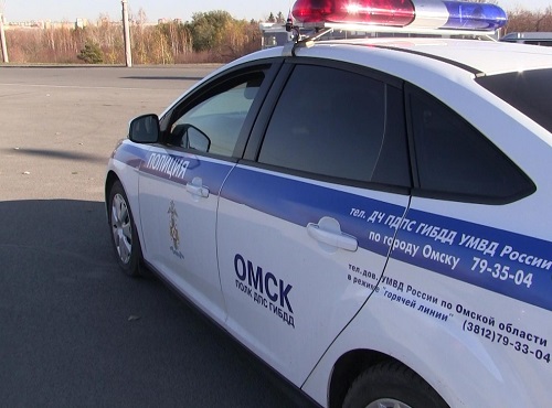 Омичка на Mercedes протаранила два авто