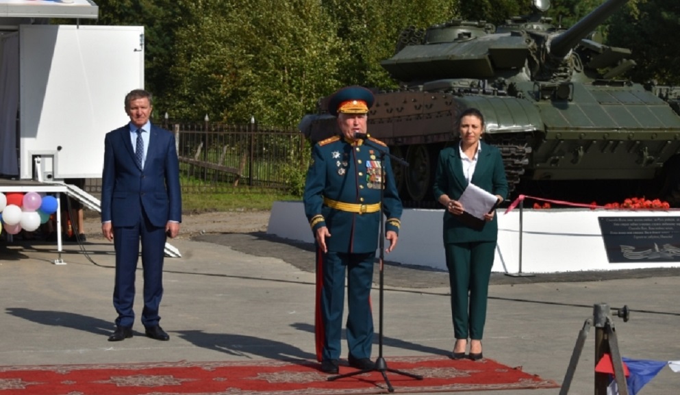 Мемориал в виде танка Т-55 появился в селе Знаменском