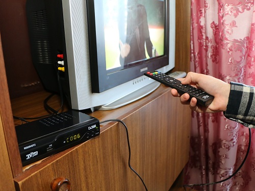 Омичам подскажут, где продают цифровые приставки