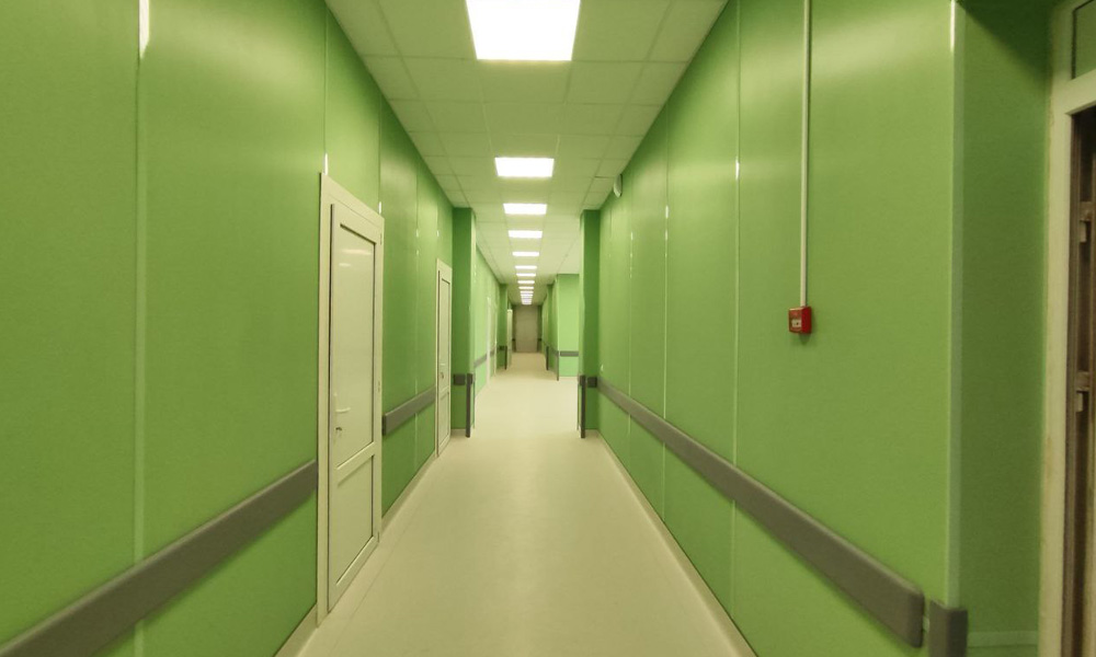 Омская область ремонтирует здание роддома в Стаханове