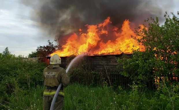 В Омске случился пожар в мкрн. Входном