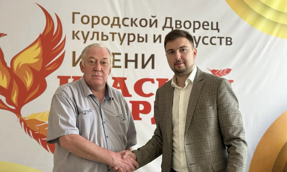 В Омске благодаря совместным усилиям депутатов и администрации отремонтировали крышу ДК «Красная Гвардия»