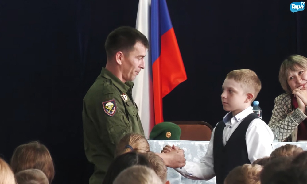 Тарский школьник отправил письмо бойцу СВО, но не ожидал, что получит ответ