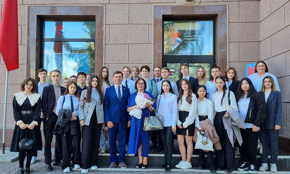 Студенты омских вузов и 11-классники побеседовали с депутатом Госдумы РФ Игорем Антропенко