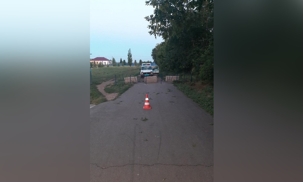 16-летний омич на мопеде сбил 12-летнего ребёнка на пешеходной дорожке 