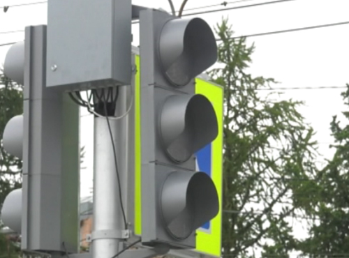 В Омске ещё два проблемных участка дорог оборудуют светофорами