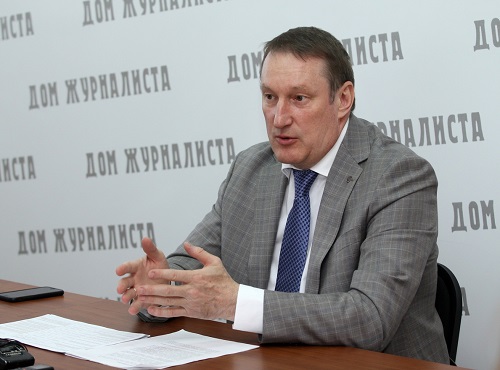 В Омском регионе появятся два футбольных поля с подогревом