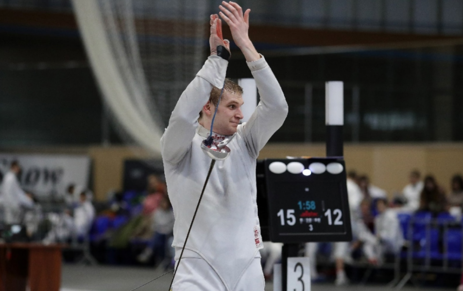 Омич Николай Крикорьянц стал чемпионом Сибири по фехтованию на шпагах