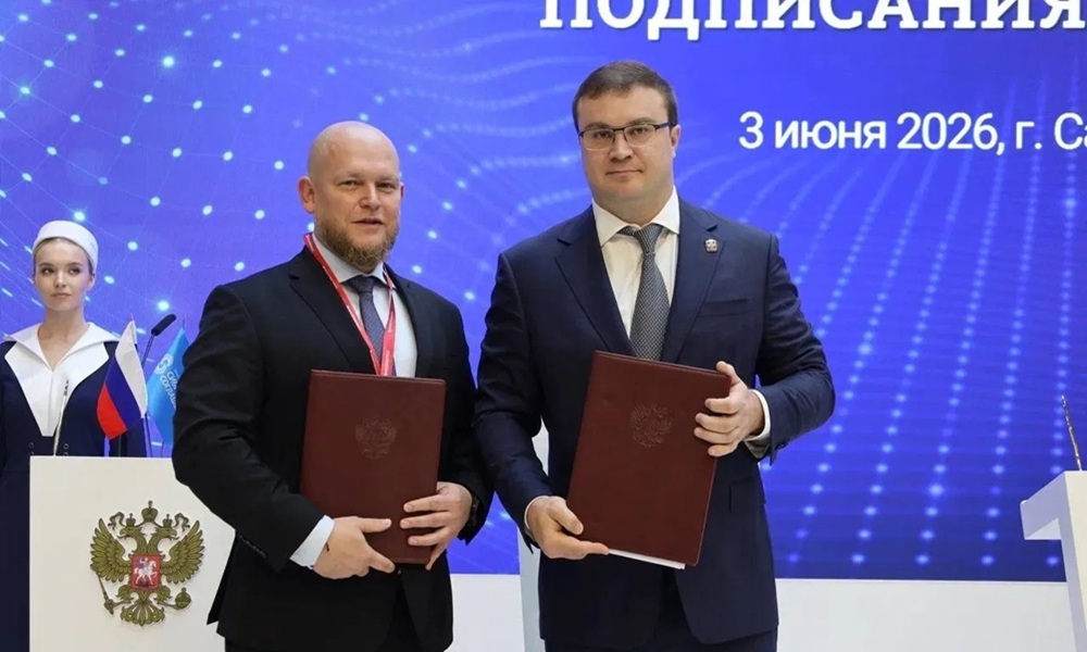На Петербургском международном экономическом форуме губернатор Омской области подписал соглашение генеральным директором федерального девелопера  