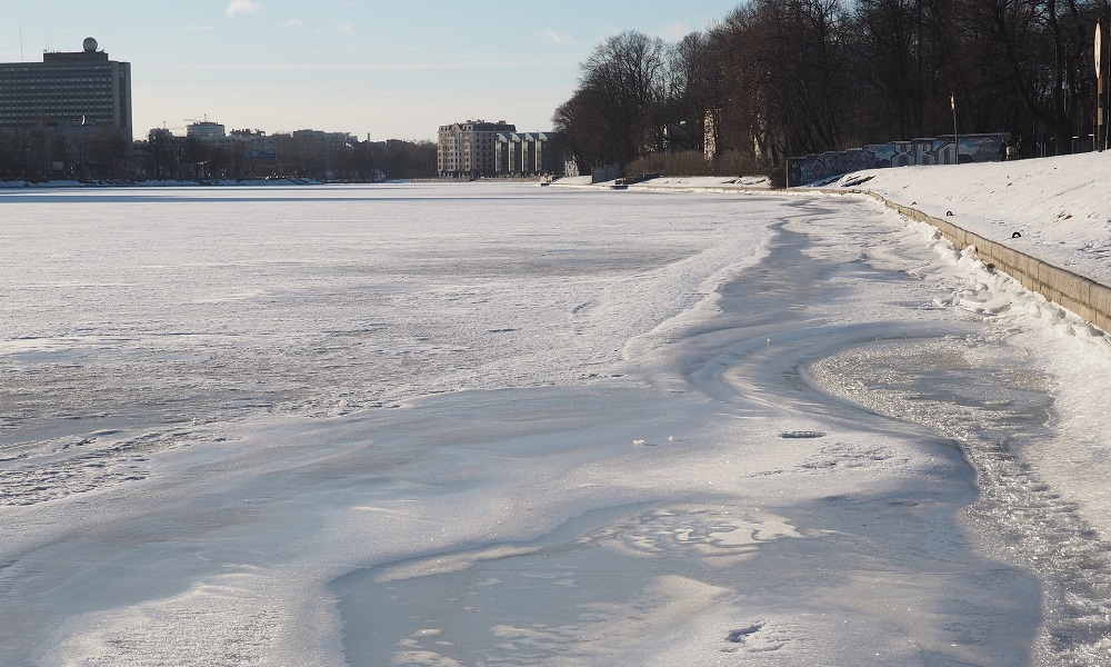 Низкий уровень загрязнения против экстремального: в Омской области в феврале воздух был чище рек