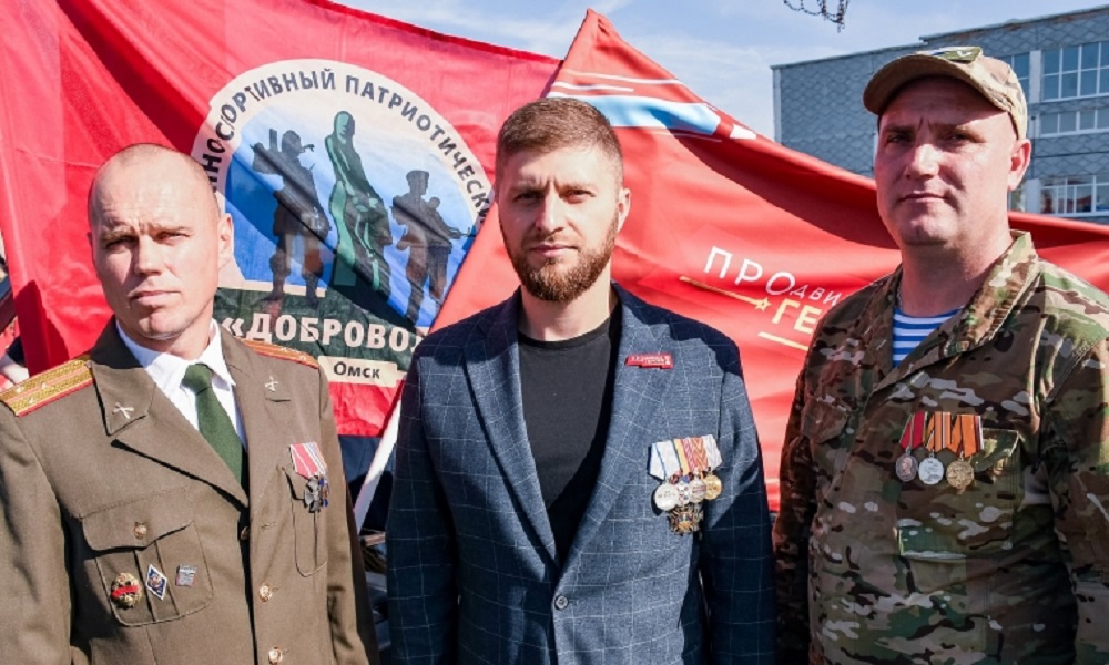 Финалисты программы «ПРОдвижение ГЕРОЕВ» поучаствовали в патриотической акции «Сила единства» в Таврическом районе