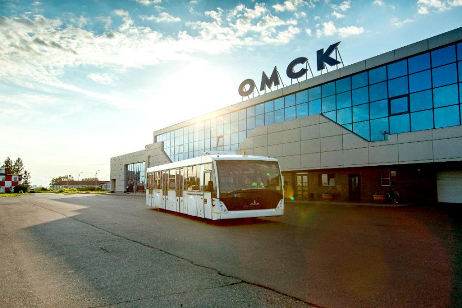 Омский аэропорт сократил время регистрации пассажиров в 2 раза, а время досмотра — в 4