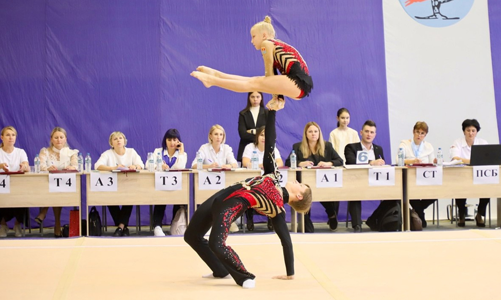 Омские акробаты завоевали две золотые медали на всероссийских соревнованиях