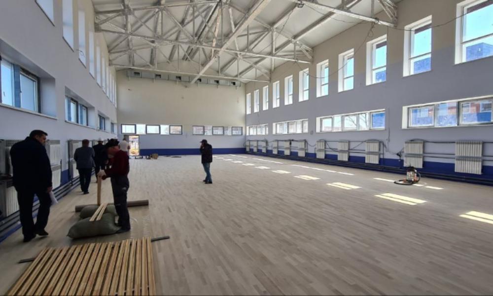 Строительство школы в посёлке Черлак вышло на финишную прямую