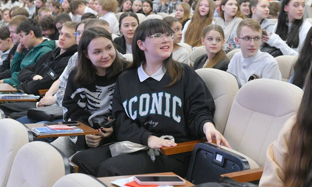 Участница ярмарки трудоустройства в Омске получила работу в «Сбере»