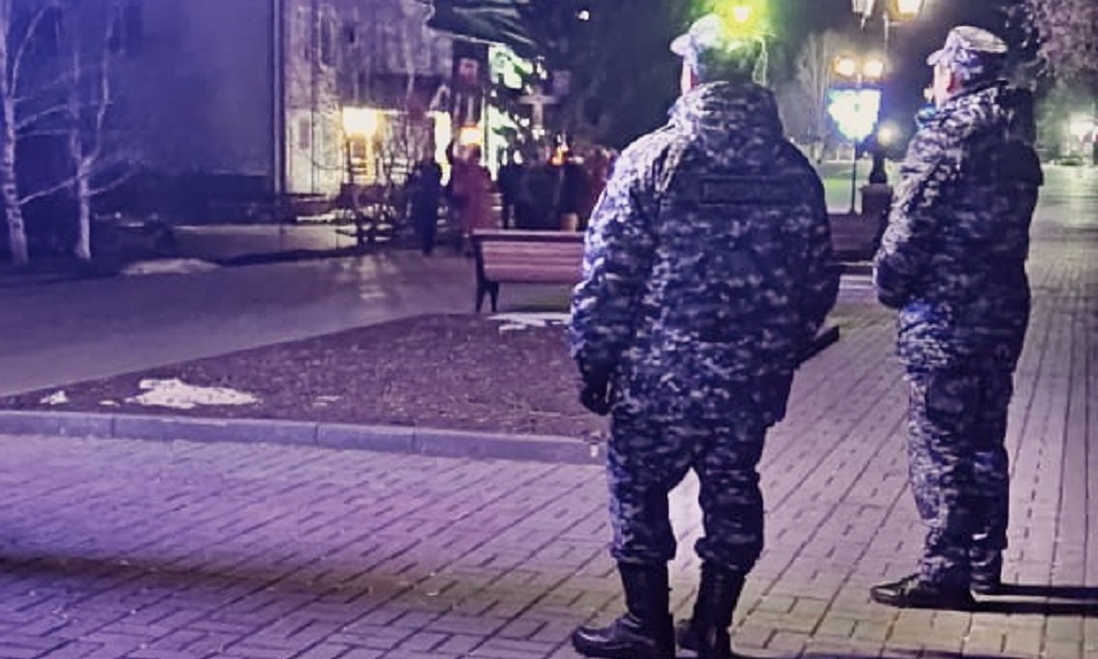 В Омске росгвардейцы спасли прихожанку храма, у которой ночью на улице случился сердечный приступ