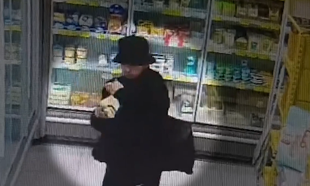 Омича, похитившего сыр, разыскивает полиция