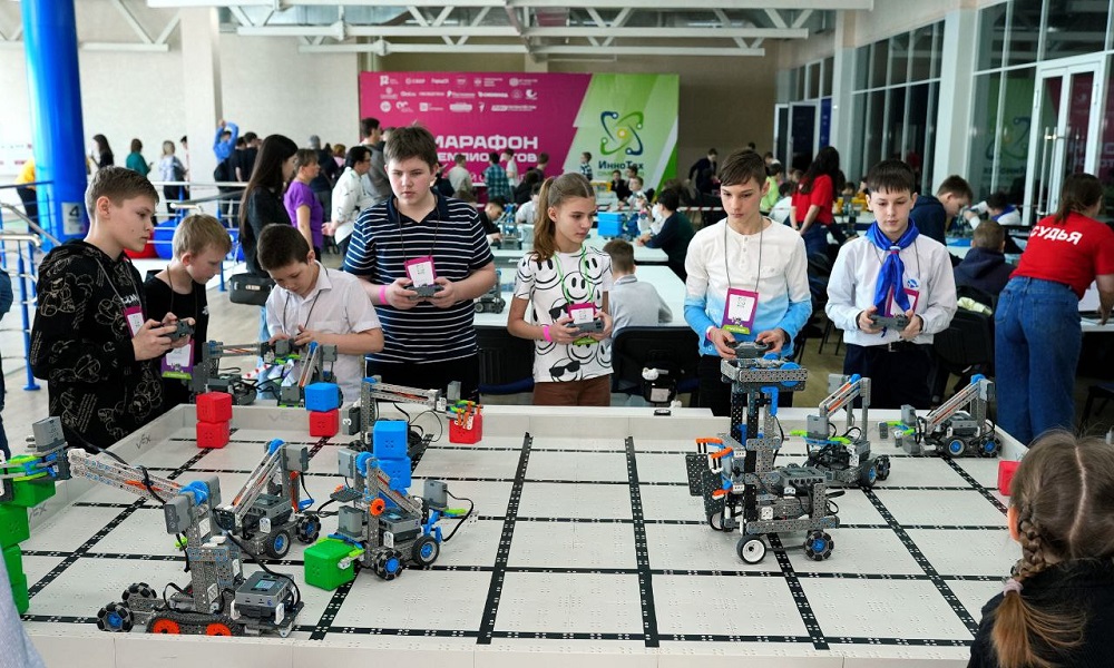 Более 700 участников состязались на ИТ-чемпионате «ИнноТехОмск 2025»