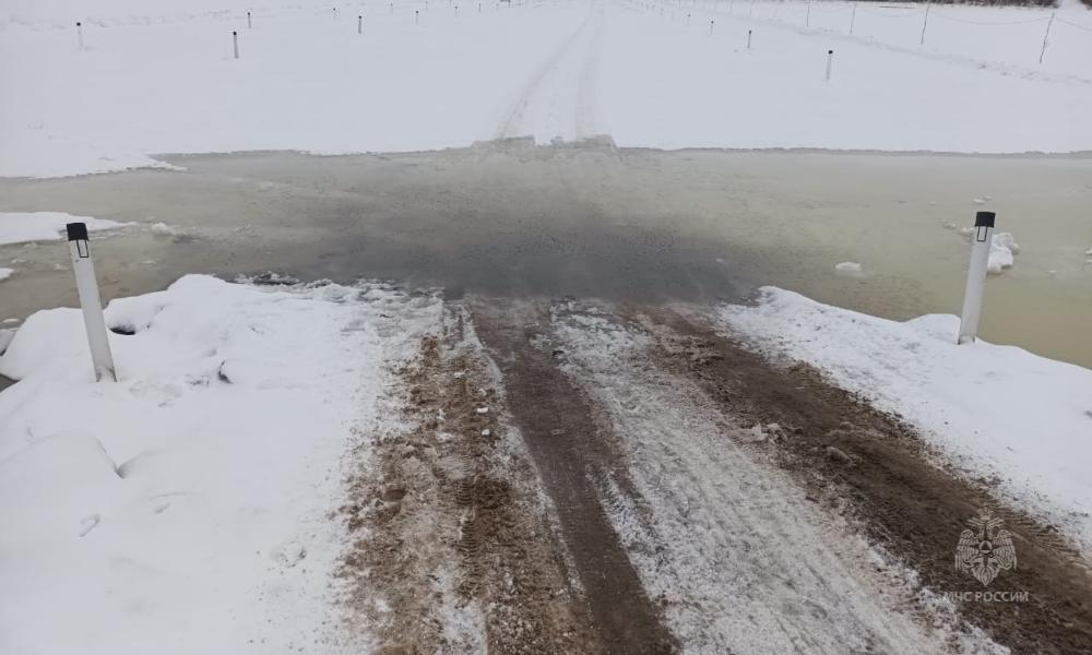 В Омской области временно закрыли Большереченскую ледовую переправу 