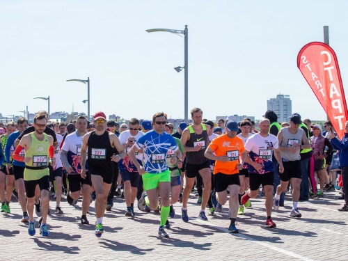 В Омске стали известны победители Весеннего полумарафона
