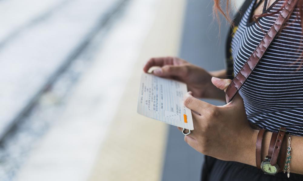 С 1 сентября россияне будут покупать пассажирский билет на поезд по новому списку документов 