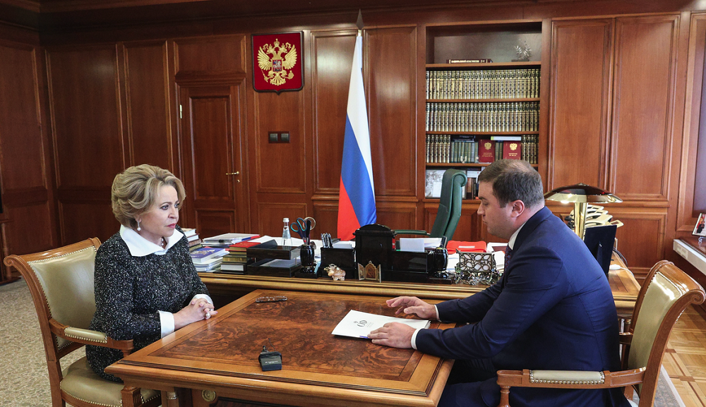 Валентина Матвиенко на встрече с Виталием Хоценко отметила низкий уровень безработицы в Омской области