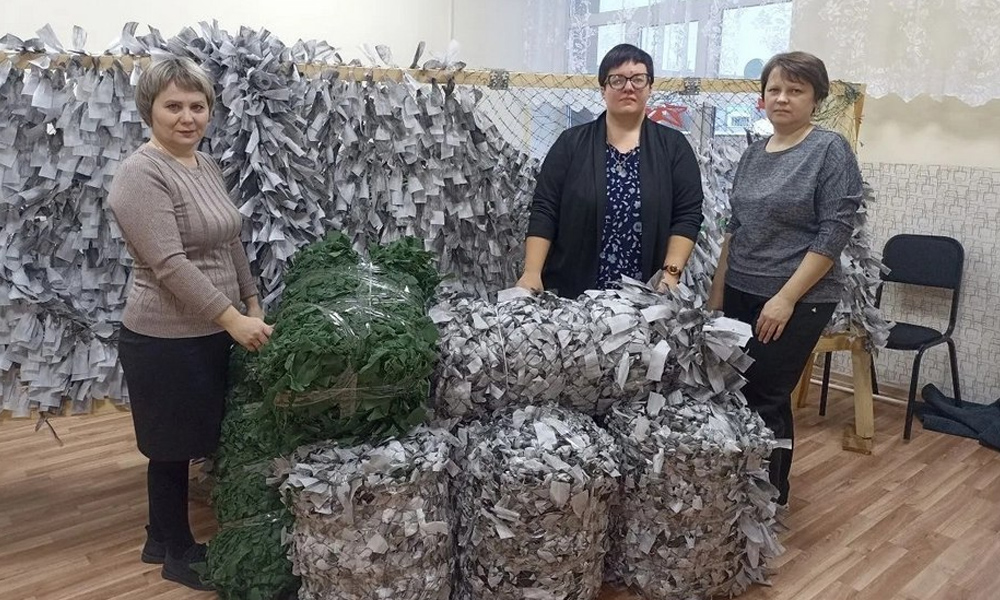 Волонтёры Колосовского района передали маскировочные сети участникам СВО