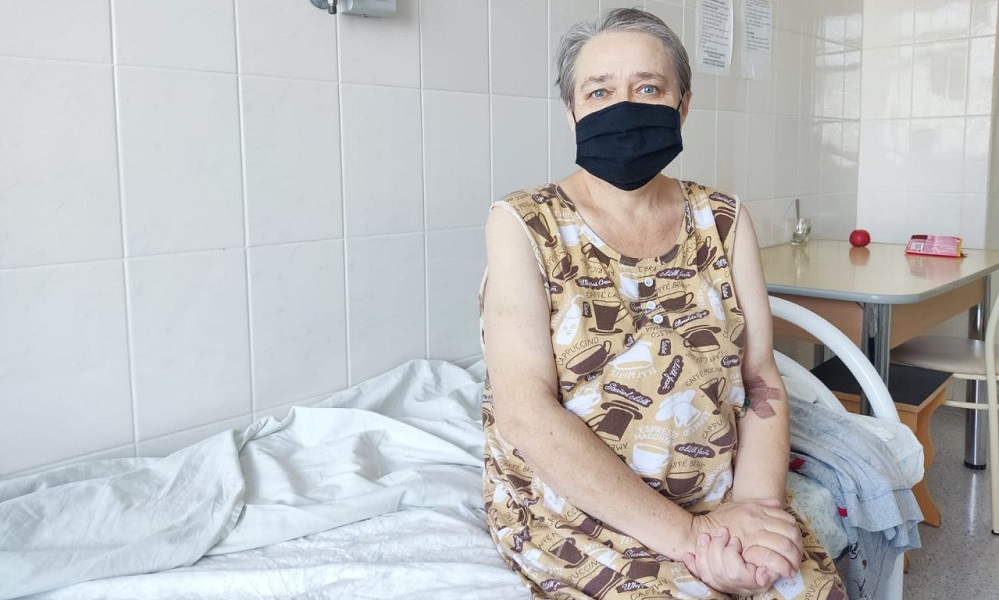 Омские медики удалили женщине опухоль яичника весом 16,5 килограммов