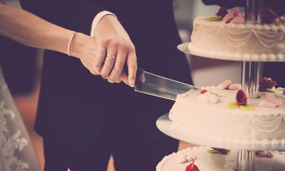 В Омской области стали чаще жениться и разводиться