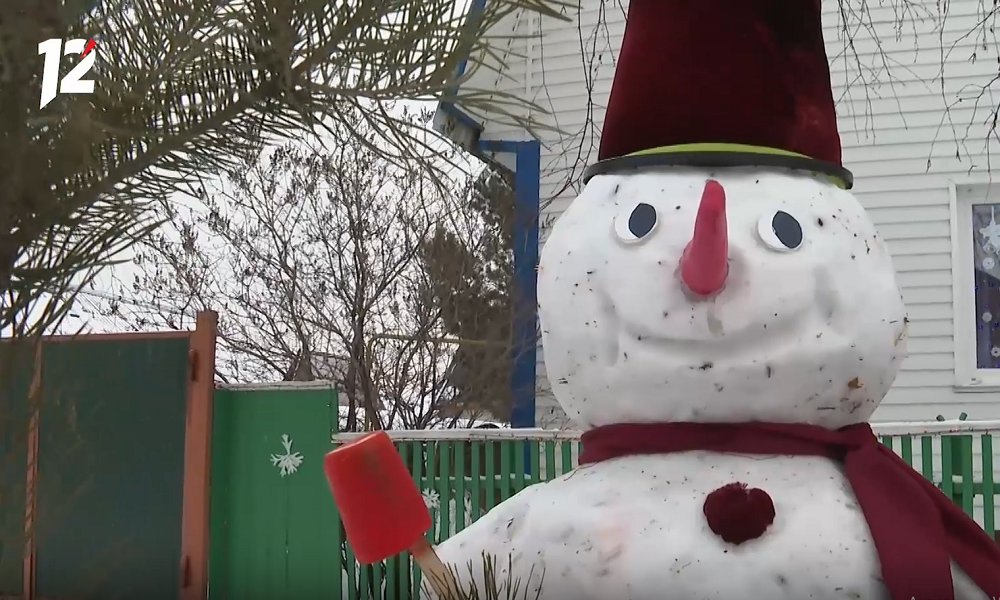 Омичей приглашают украсить к Новому году дворы и дома