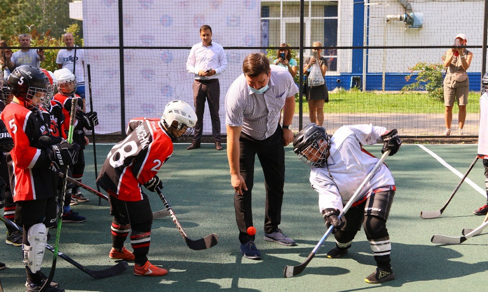 В Омске открыли обновлённую спортивную площадку 