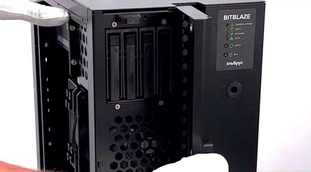 Выпускающиеся в Омске компьютеры используют для обучения специалистов в томском вузе