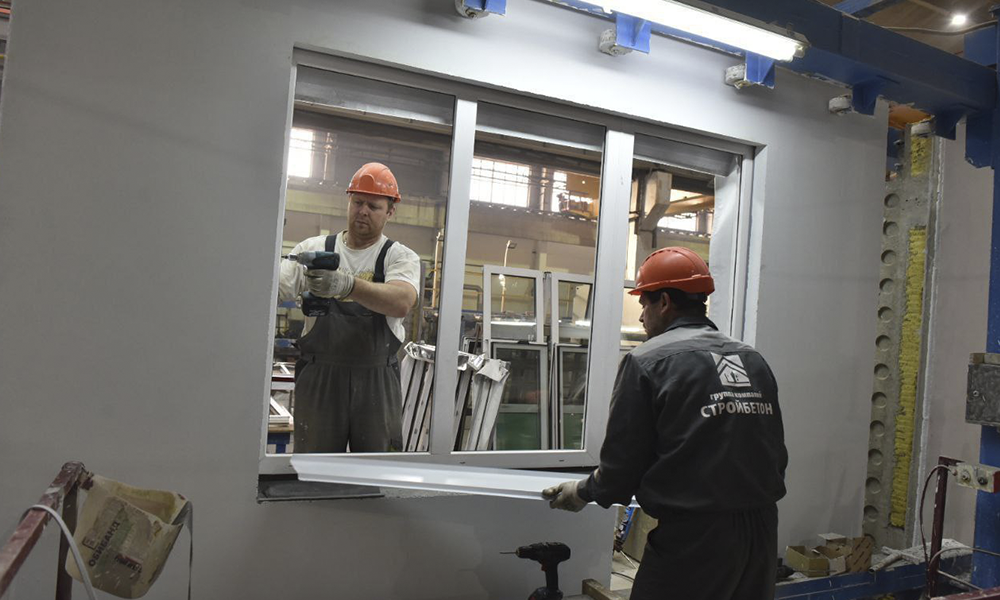 Сергей Шелест поздравил омских строителей с профессиональным праздником