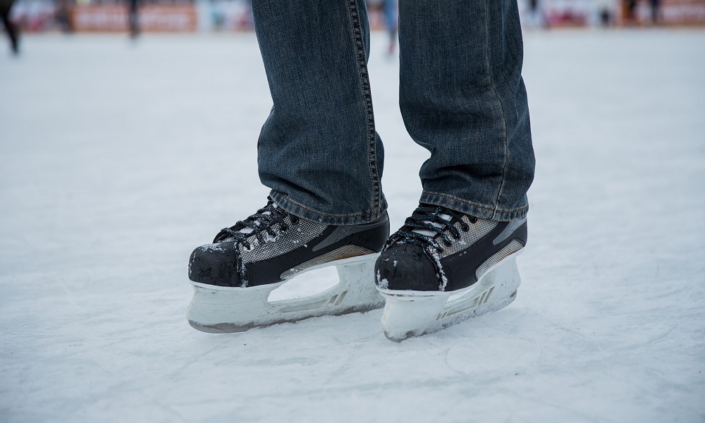 В Воскресенском сквере Омска зальют каток между деревьями