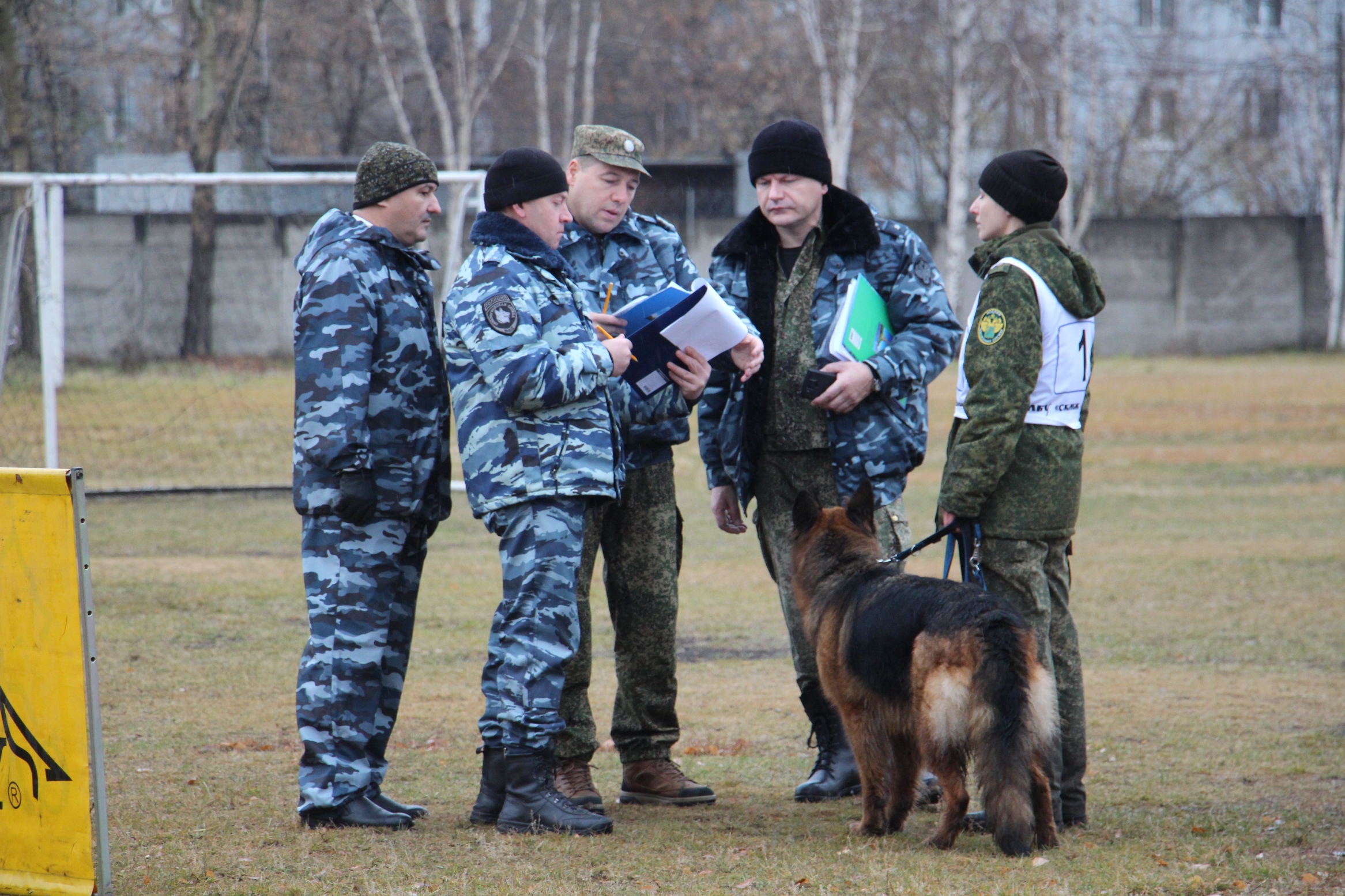 Александр Бурков и Владимир Варнавский поздравили таможенников