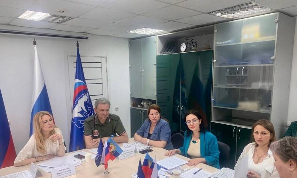 Александр Артёмов обсудил развитие соцпредпринимательства в ЛНР