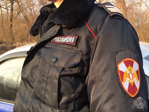 Росгвардейцы задержали омича возле тайника с наркотиком