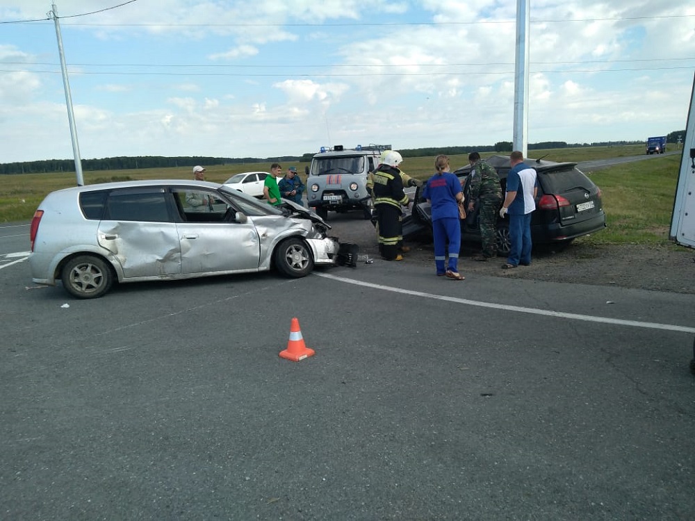 На трассе Челябинск-Новосибирск произошла вторая авария за утро - пострадала 6-летняя девочка